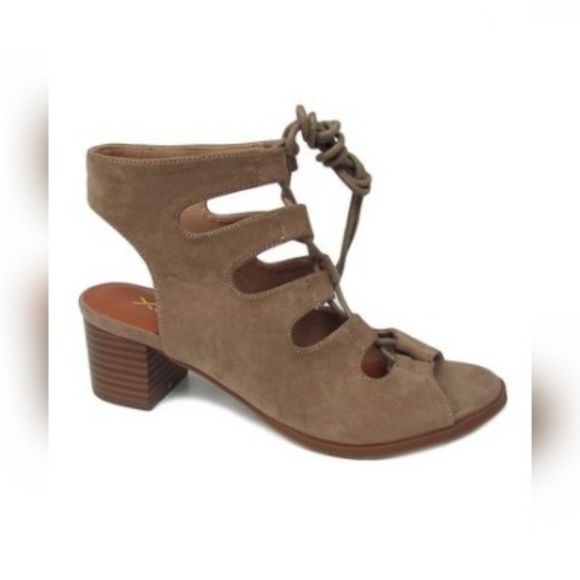 Shoes - HP 5/9 Ladies Natural Lace-up sandal